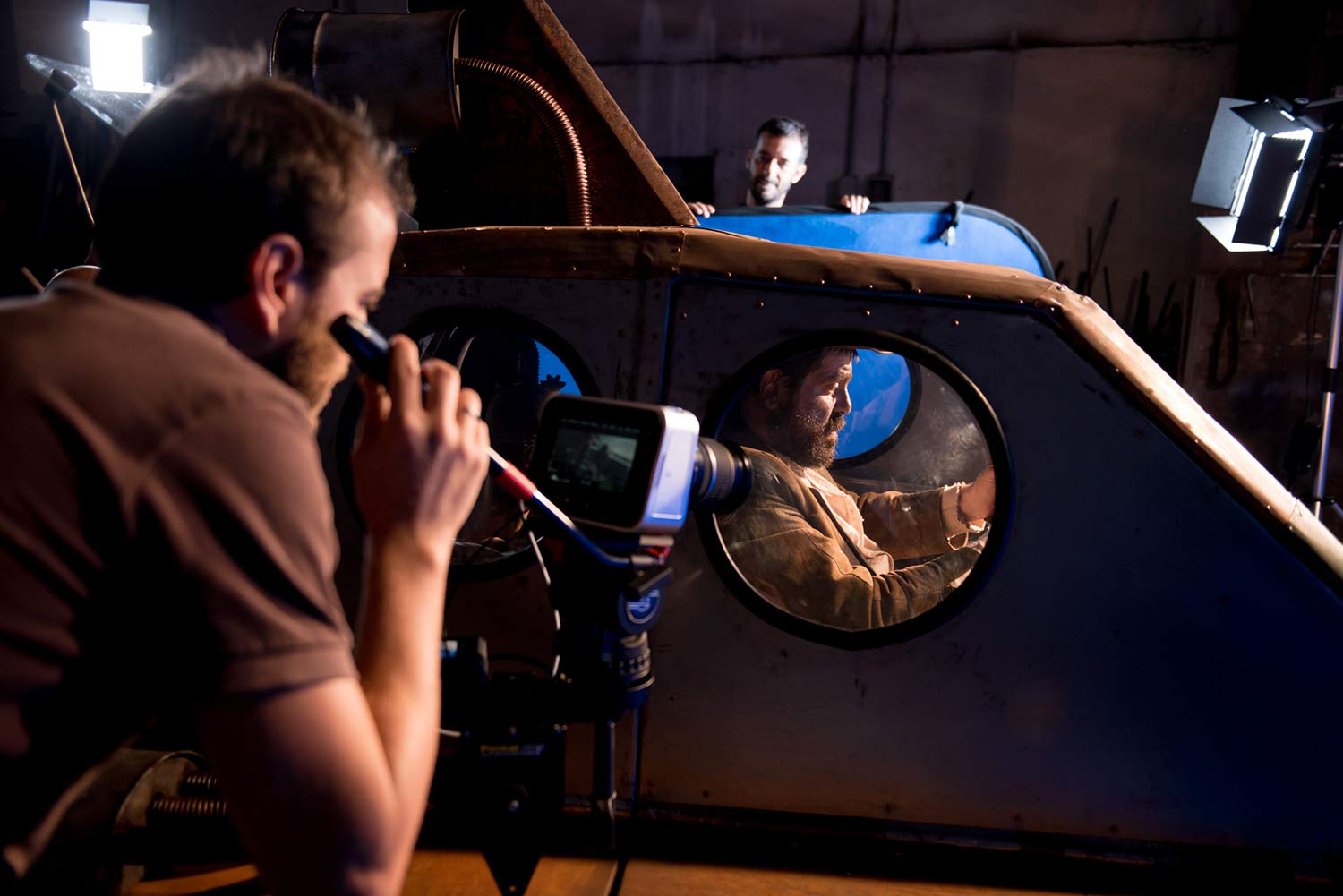 Luca Taiti e Duccio Burberi (Direttore della fotografia) sul set di "Bandits On Mars". Foto di Silvia Bavetta